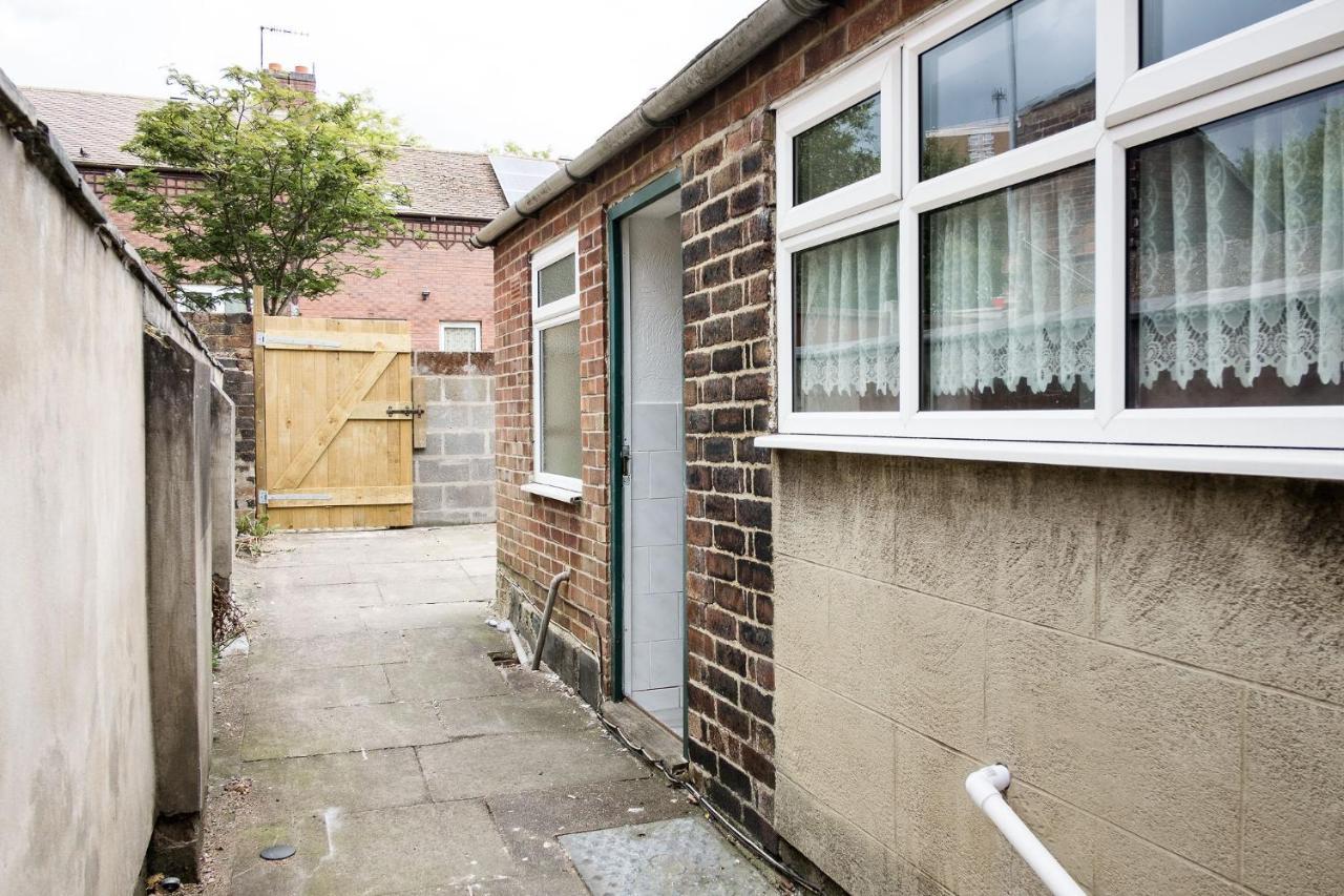 Stay Comfortable-City Centre Location- Sleeps Up To 9 Stoke-on-Trent 외부 사진