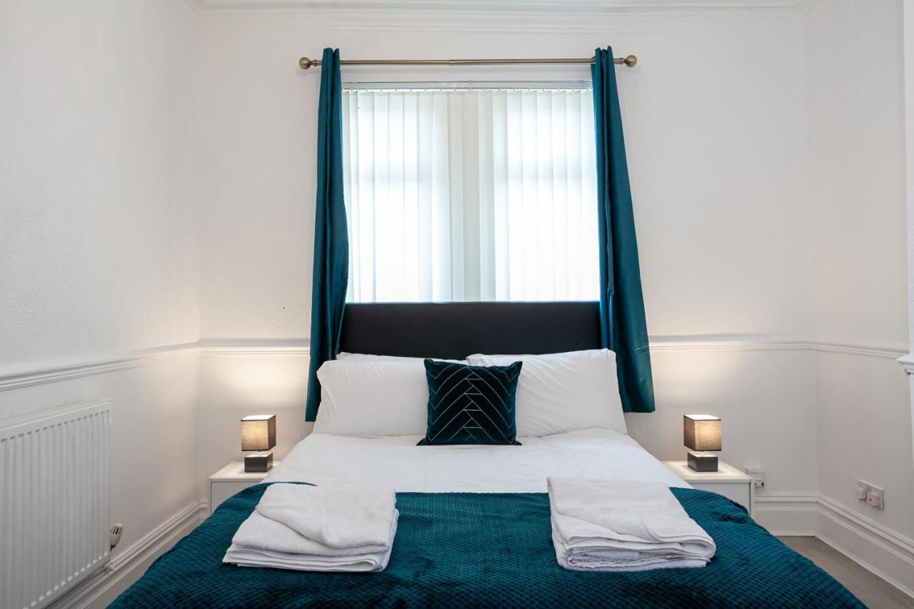 Stay Comfortable-City Centre Location- Sleeps Up To 9 Stoke-on-Trent 외부 사진