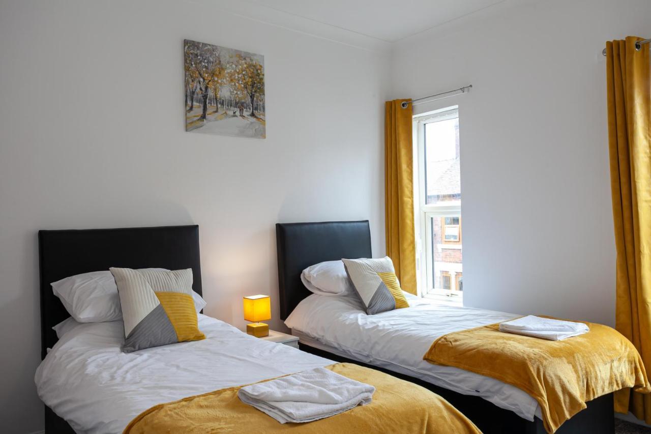 Stay Comfortable-City Centre Location- Sleeps Up To 9 Stoke-on-Trent 외부 사진