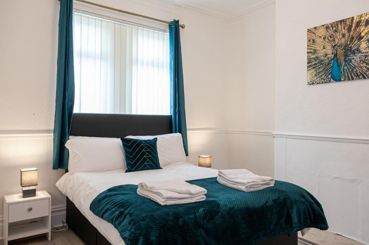 Stay Comfortable-City Centre Location- Sleeps Up To 9 Stoke-on-Trent 외부 사진