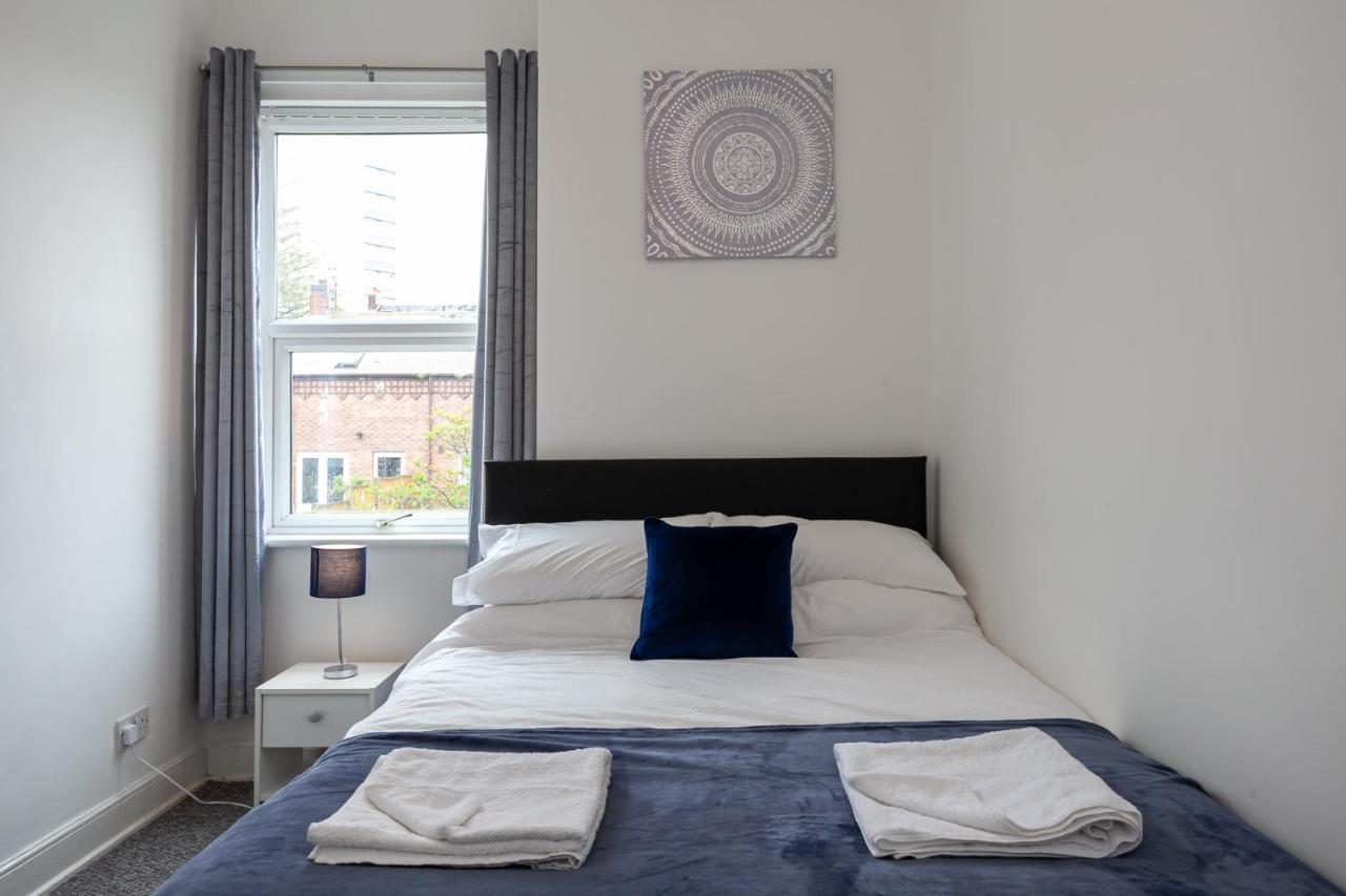 Stay Comfortable-City Centre Location- Sleeps Up To 9 Stoke-on-Trent 외부 사진