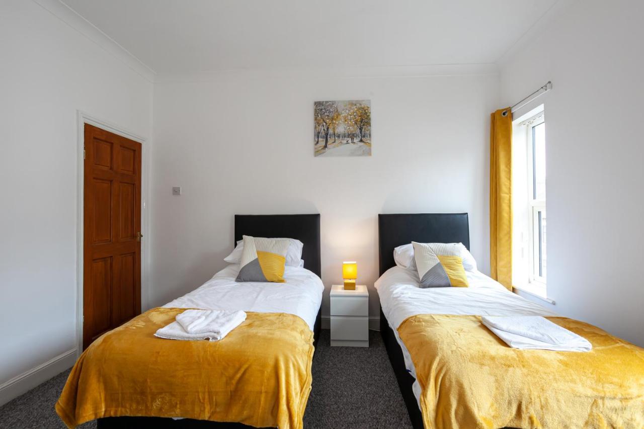 Stay Comfortable-City Centre Location- Sleeps Up To 9 Stoke-on-Trent 외부 사진