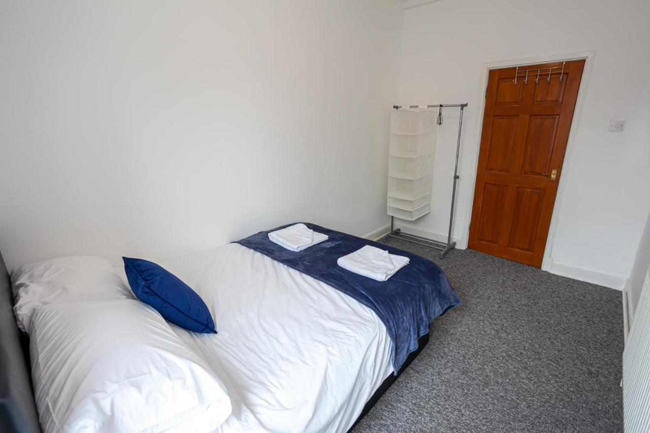 Stay Comfortable-City Centre Location- Sleeps Up To 9 Stoke-on-Trent 외부 사진