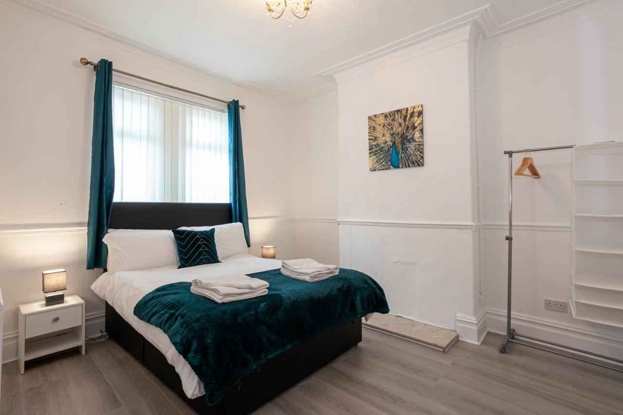 Stay Comfortable-City Centre Location- Sleeps Up To 9 Stoke-on-Trent 외부 사진