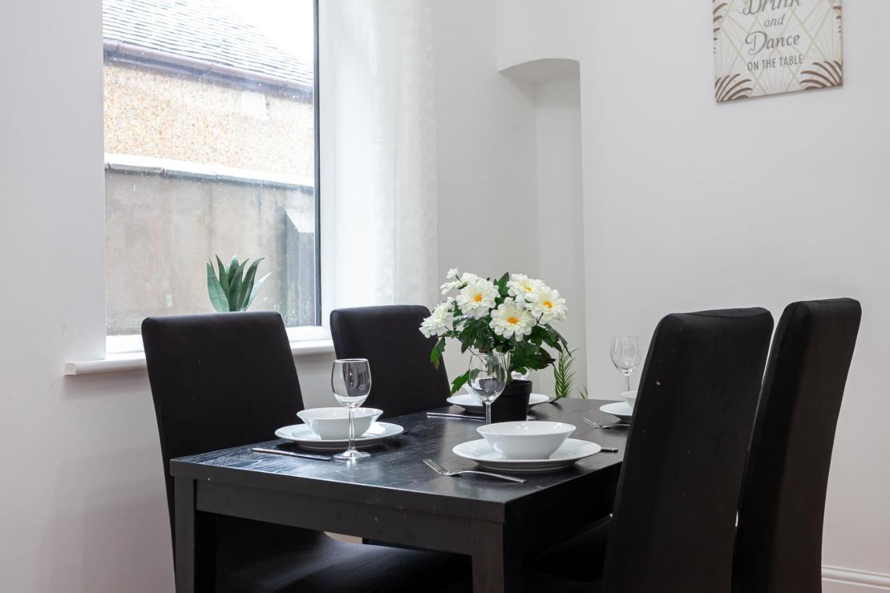 Stay Comfortable-City Centre Location- Sleeps Up To 9 Stoke-on-Trent 외부 사진
