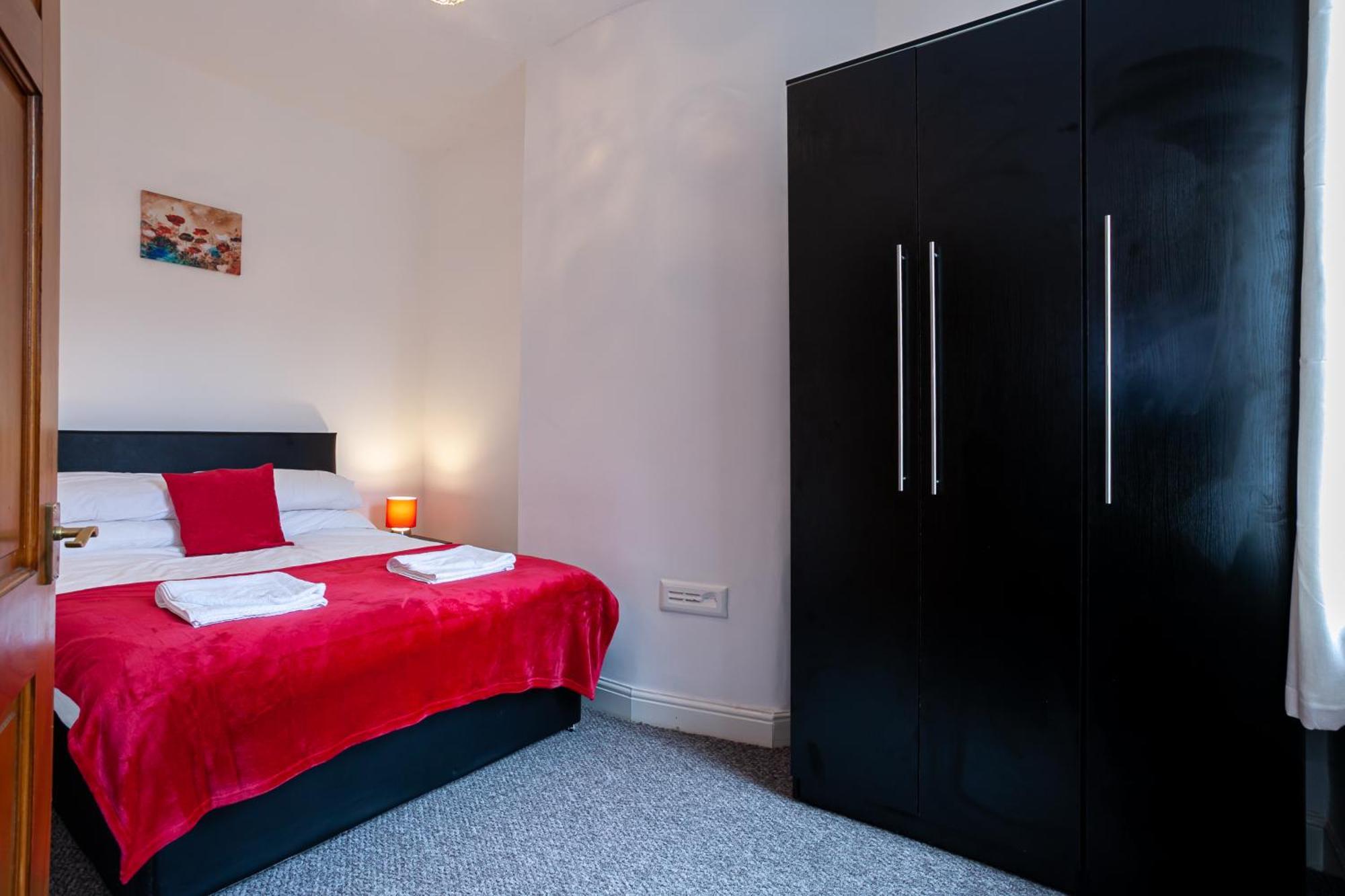 Stay Comfortable-City Centre Location- Sleeps Up To 9 Stoke-on-Trent 외부 사진